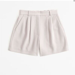 Sloane Abercrombie tailored shorts. Size Medium. New with Tags.